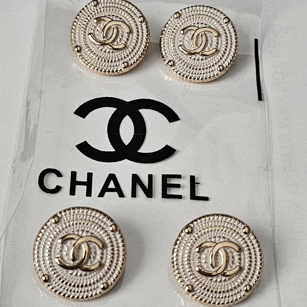 LOT OF 4 BUTTONS NEW,UNWORN - Picture 4 of 5